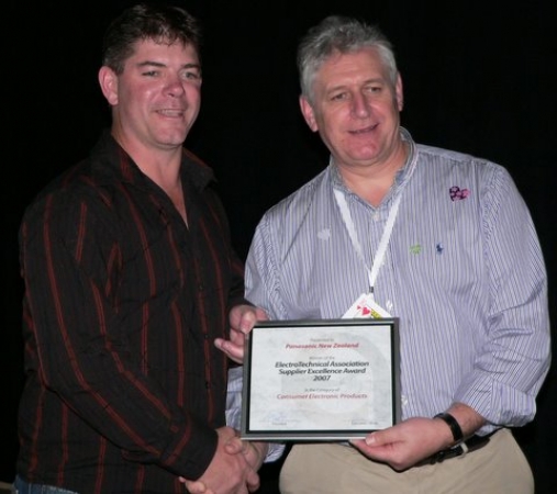 Andrew Ralph-Smith receiving the Supplier Excellence Award for Consumer Electronics on behalf of Panasonic NZ from our President, Kevin Colley